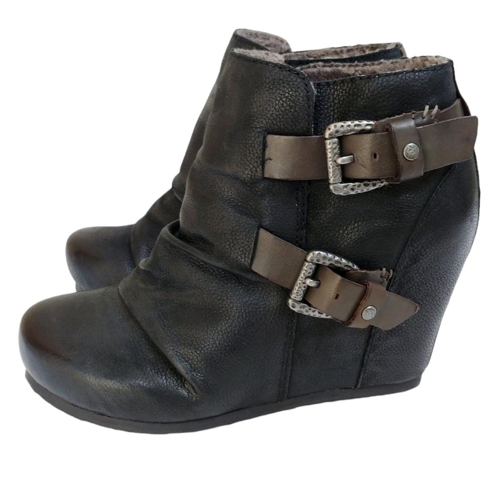 OTBT Off The Beaten Track Black Rapid City Leather Wedge Boot Bootie 7.5